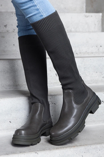 Bottines vertes à enfiler avec tige élastique sur une semelle massive Elthea 2