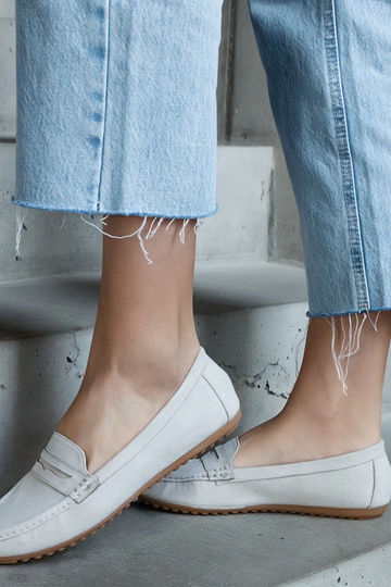 Mocassins gris en daim...