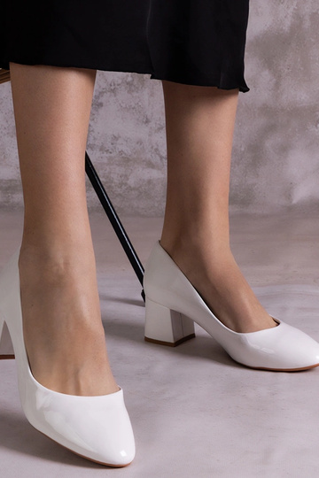 Escarpins à talons en cuir verni blanc Linaka 2