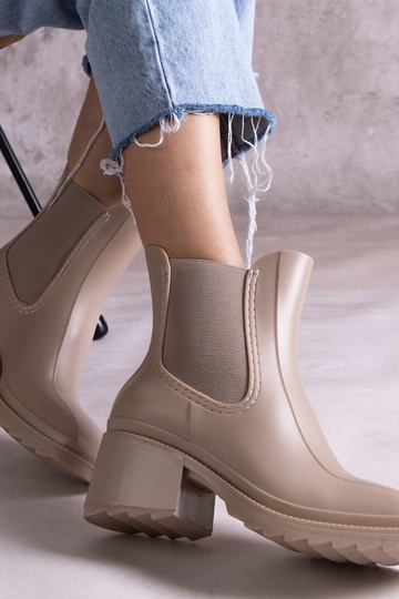 Bottes en caoutchouc beige... 2