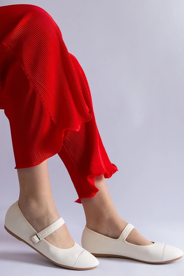 Ballerines blanches avec...