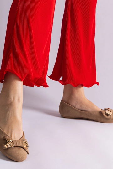 Ballerines marron ornées... 2