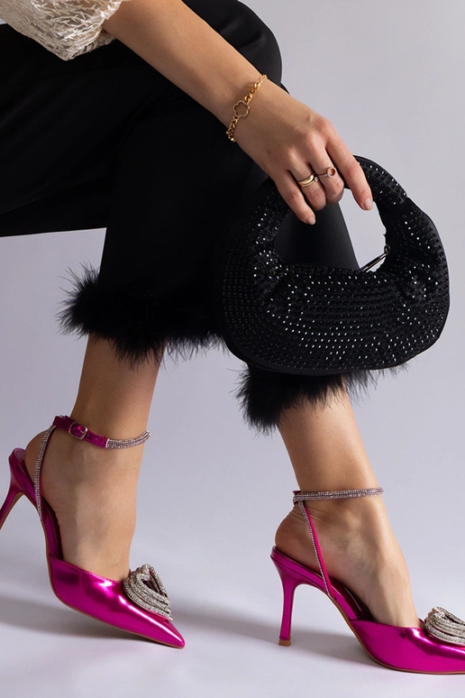 Escarpins roses à bout ouvert ornés...