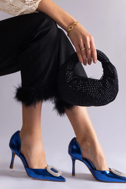 Escarpins bleus décorés de zircons...