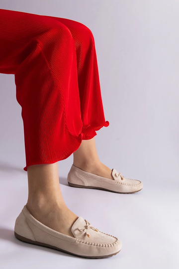 Mocassins en daim beige...