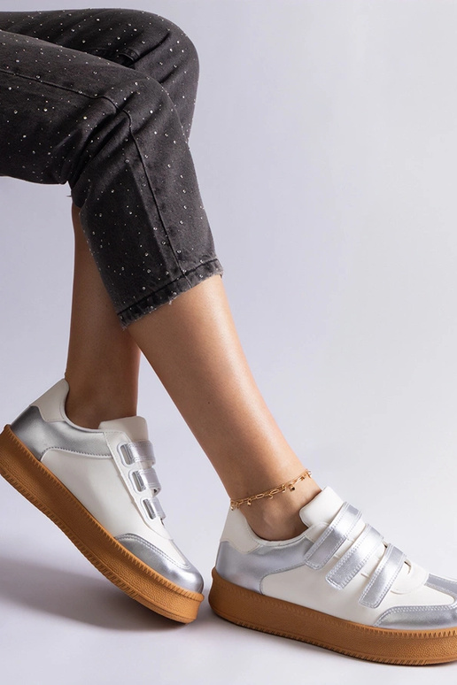 Baskets argentées avec fermeture...