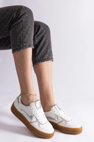 Baskets blanches et...