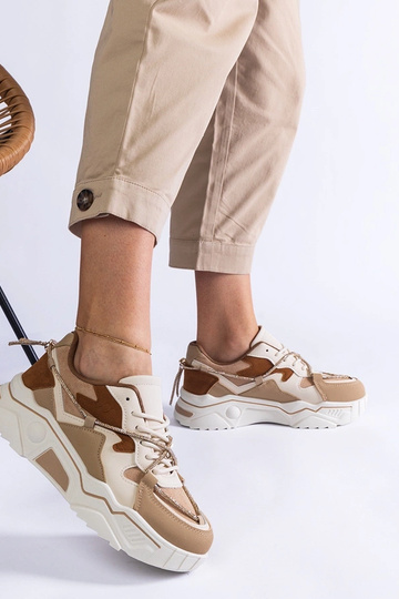 Baskets marron décorées... 2