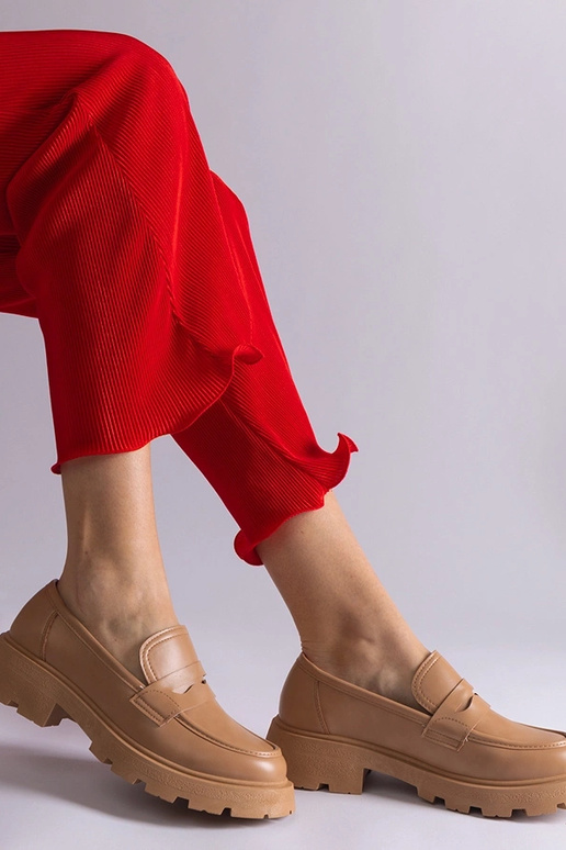 Mocassins femme beige foncé en cuir... Mocassins femme beige foncé en cuir...