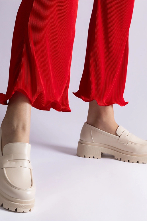 Mocassins beiges en cuir écologique...