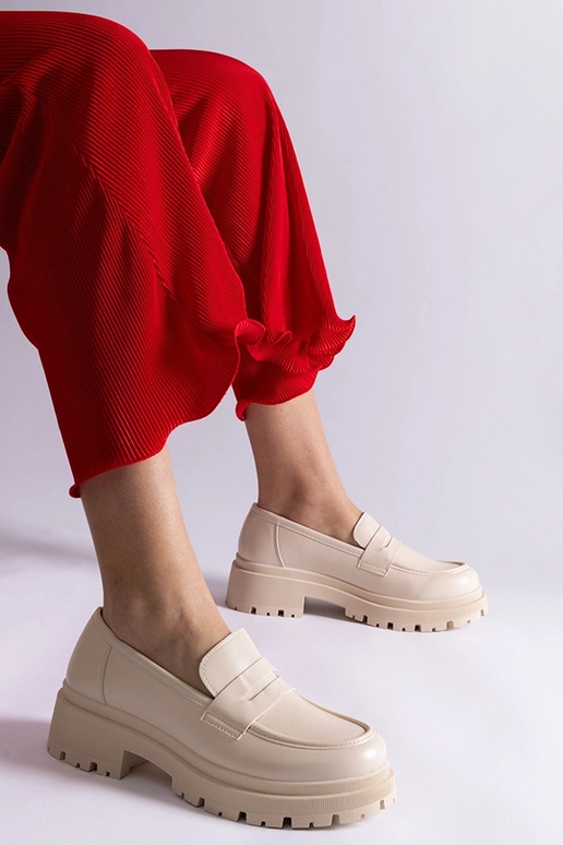 Mocassins beiges en cuir écologique...