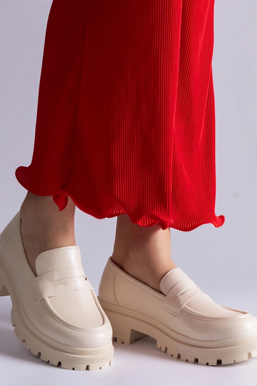 Mocassins beiges en cuir écologique...