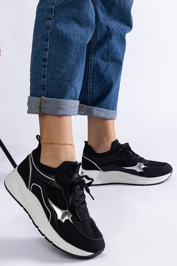 Baskets de sport noires... 2