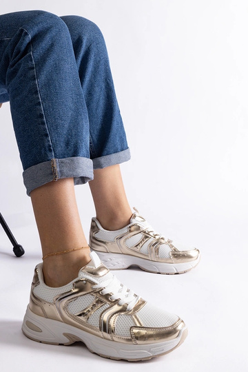 Baskets de sport Ena blanches et dorées 2
