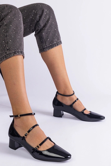 Escarpins en cuir verni noir avec bride Herman