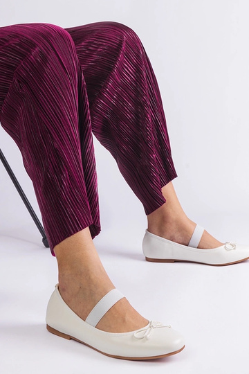 Ballerines blanches avec...