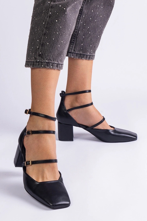 Escarpins noirs à talon bloc et... Escarpins noirs à talon bloc et...