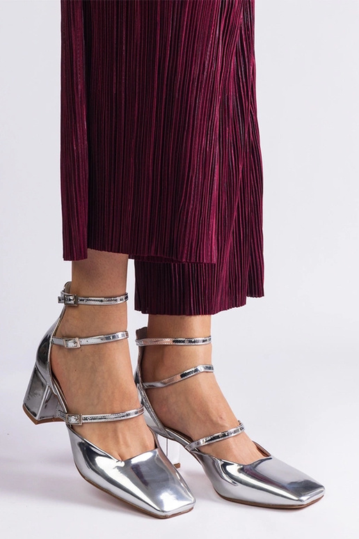 Escarpins vernis argentés avec... Escarpins vernis argentés avec...