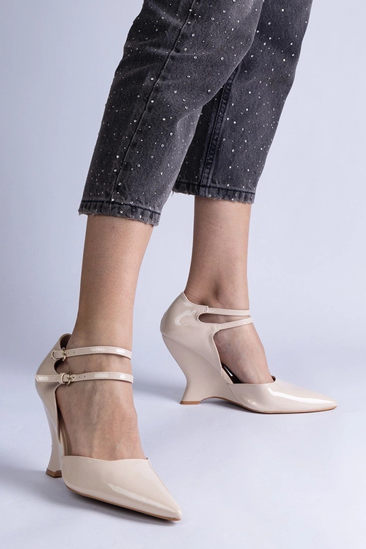 Escarpins compensés en cuir verni...