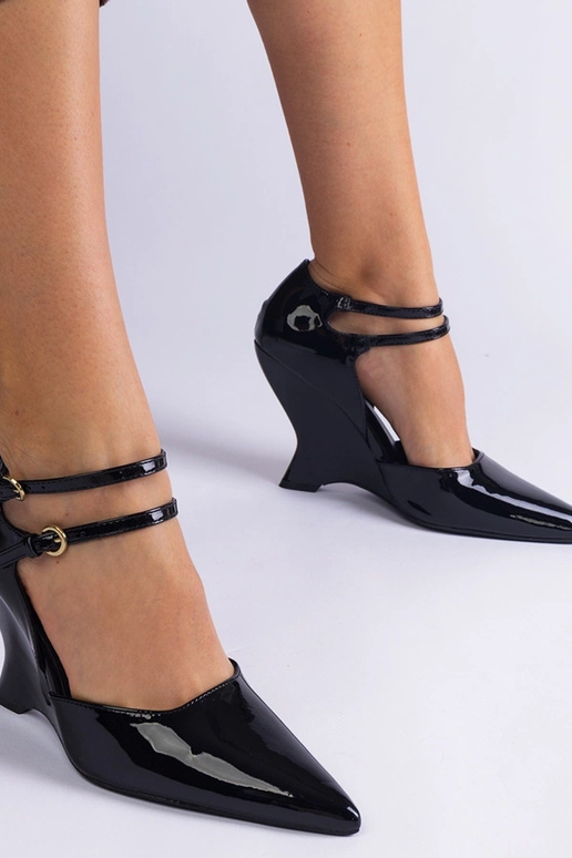 Escarpins compensés en cuir verni...