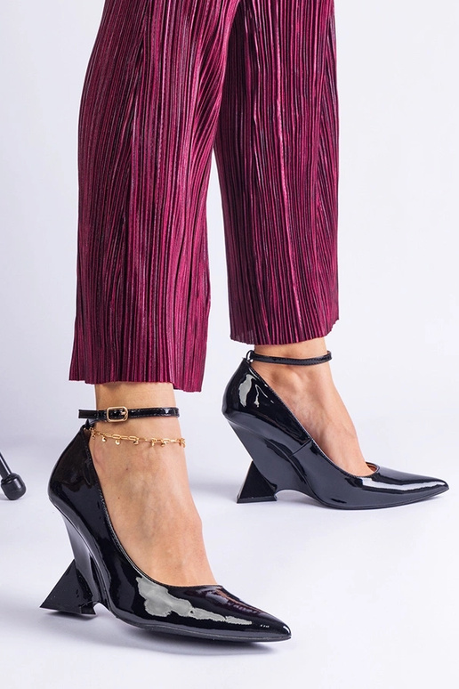 Czółenka laqués noires à plateforme...