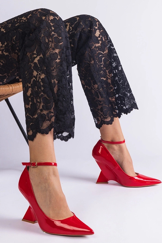 Czółenka laqués rouges à plateforme...