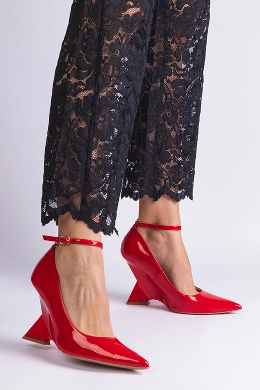 Czółenka laqués rouges à plateforme...