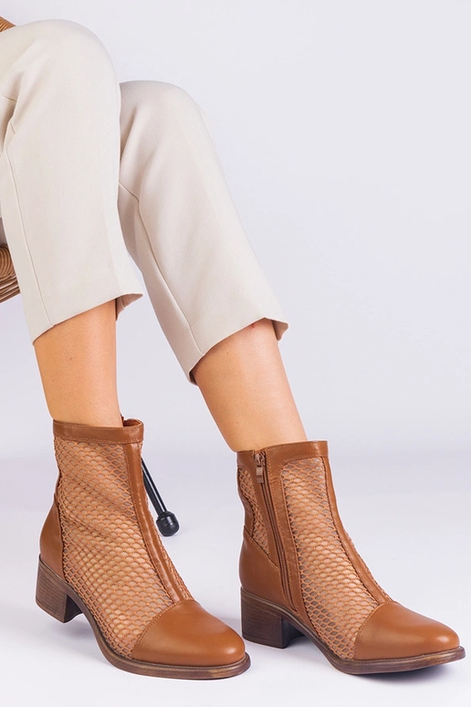 Bottines en maille marron à talon... Bottines en maille marron à talon...