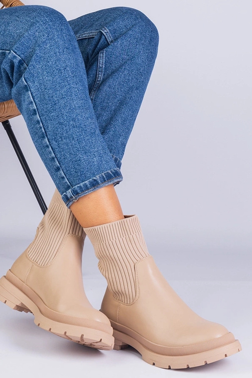 Bottines marron avec tige en tissu... Bottines marron avec tige en tissu...