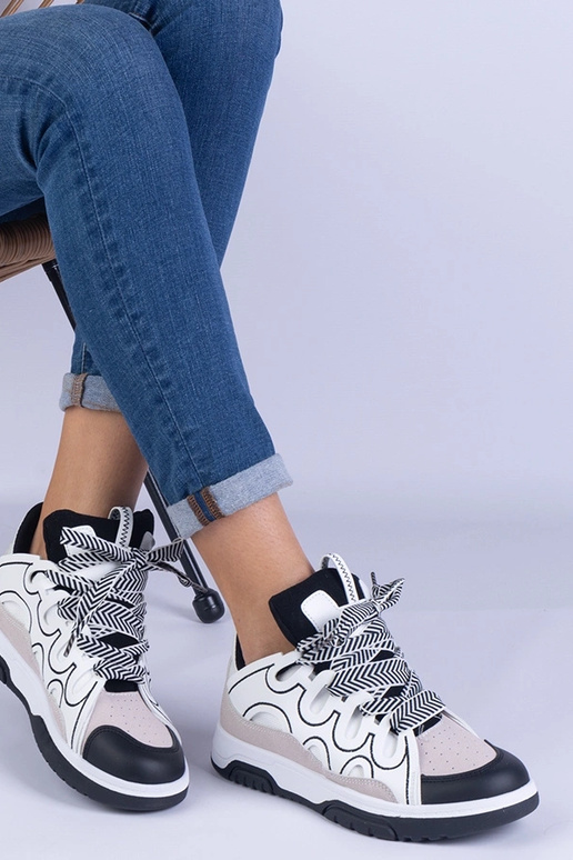 Baskets noires pour femmes avec... Baskets noires pour femmes avec...