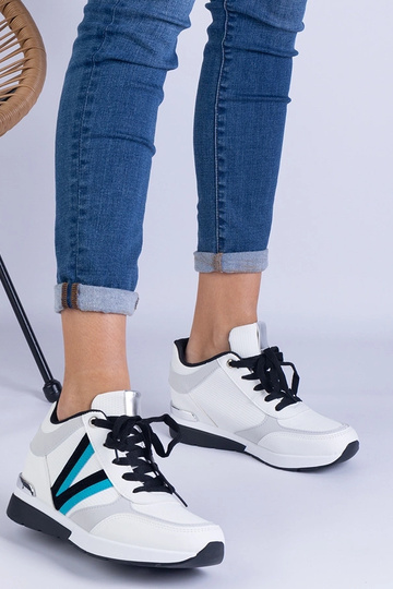 Baskets blanches pour femmes Ninella avec semelle compensée cachée 2
