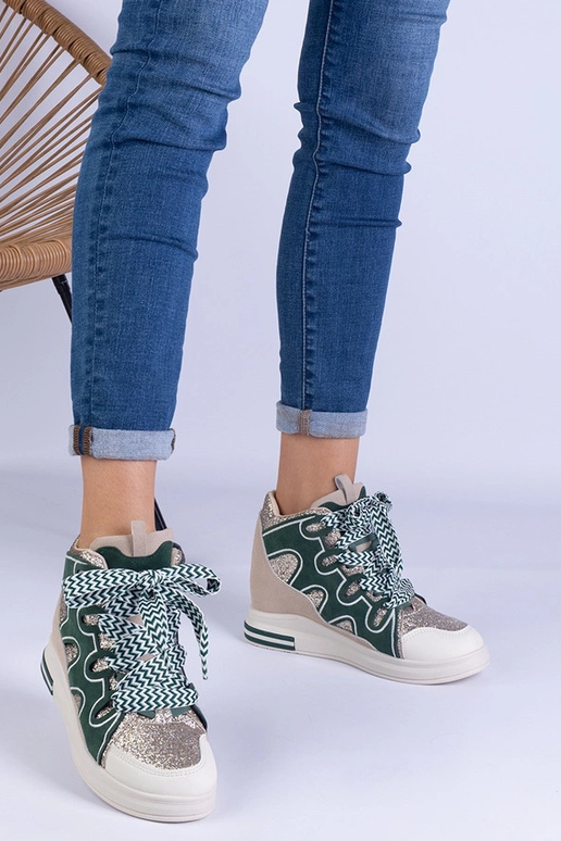 Baskets vertes à lacets épais et... Baskets vertes à lacets épais et...