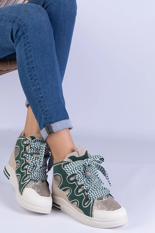 Baskets vertes à lacets épais et... Baskets vertes à lacets épais et...