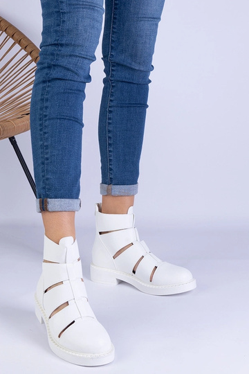 Bottines blanches en éco-cuir avec découpes et talons plats Kalipso 2