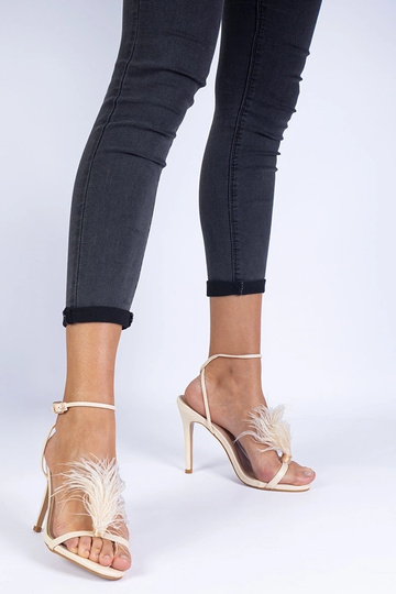 Sandales à talons hauts... 2