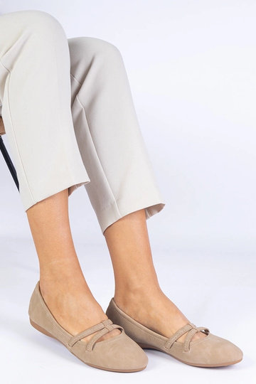Ballerines beiges pour femmes en cuir écologique mat Baronna