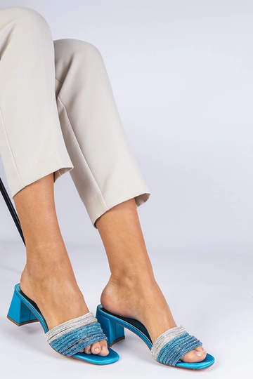 Sandales élégantes bleues...