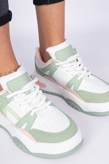 Sneakers verts avec des...