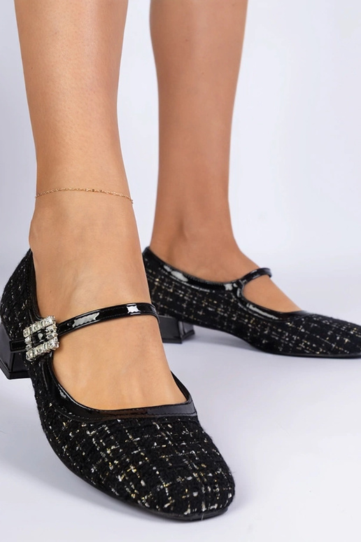 Escarpins noirs à finition en tissu...