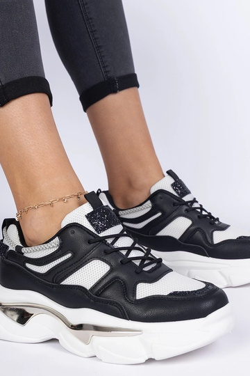Baskets noires pour femmes sportives Prutto