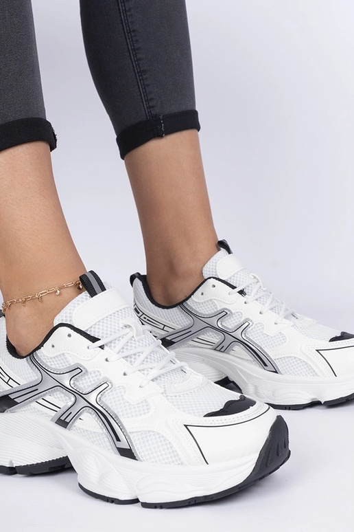 Baskets noires pour femmes sur... Baskets noires pour femmes sur...