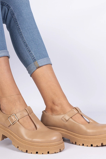 Chaussures à talons avec...