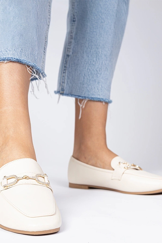 Mokasins beiges élégants avec... Mokasins beiges élégants avec...