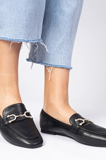 Mokasins noirs élégants...