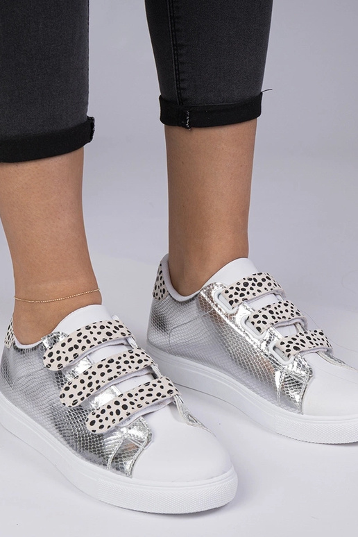 Baskets argentées avec finition... Baskets argentées avec finition...