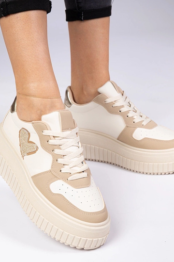 Baskets brunes pour femmes avec un cœur en paillettes Laira 2