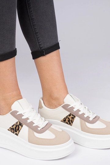 Baskets brunes à plateforme...