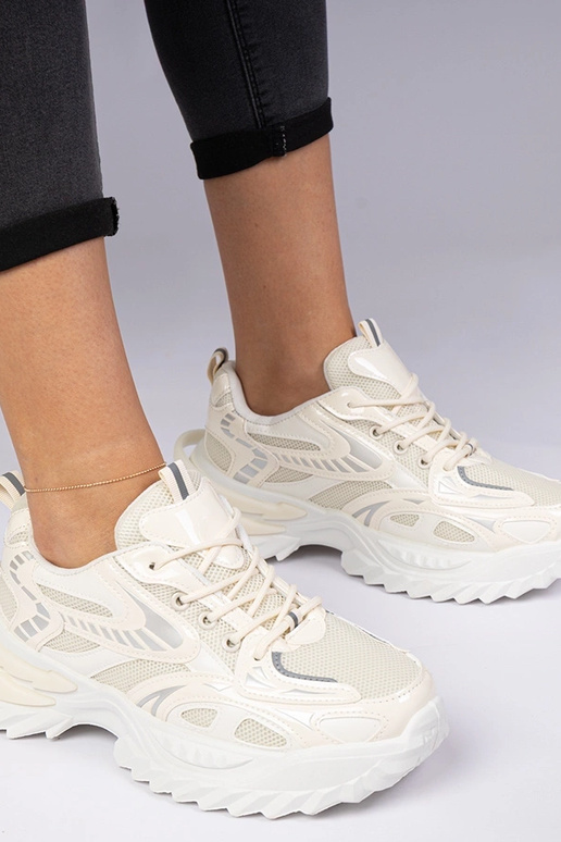 Baskets sportives beiges à semelle... Baskets sportives beiges à semelle...