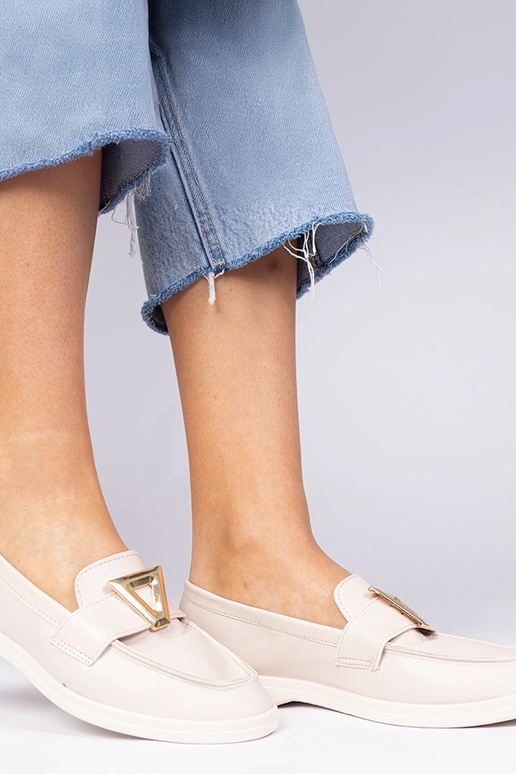 Mocassins pour femmes beiges avec... Mocassins pour femmes beiges avec...