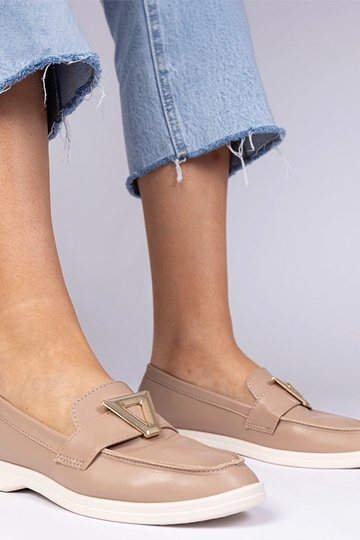 Mocassins pour femmes beige foncé avec décoration élégante Viletta